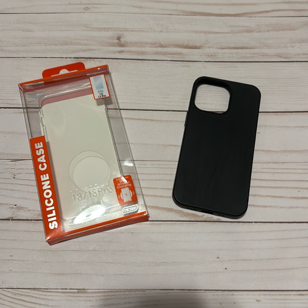 Black Micase iPhone 13/13 pro silicone case